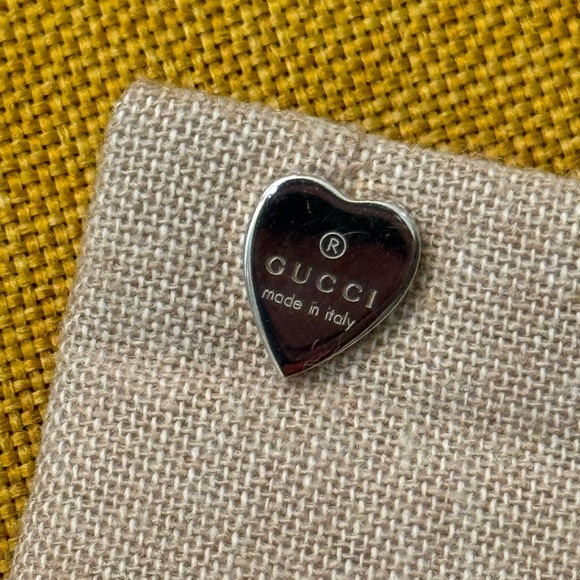 Gucci Heart earrings. Worn only a few times in its original packaging. - Picture 3 of 3